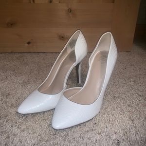 White snake skin juicy couture pointed heels